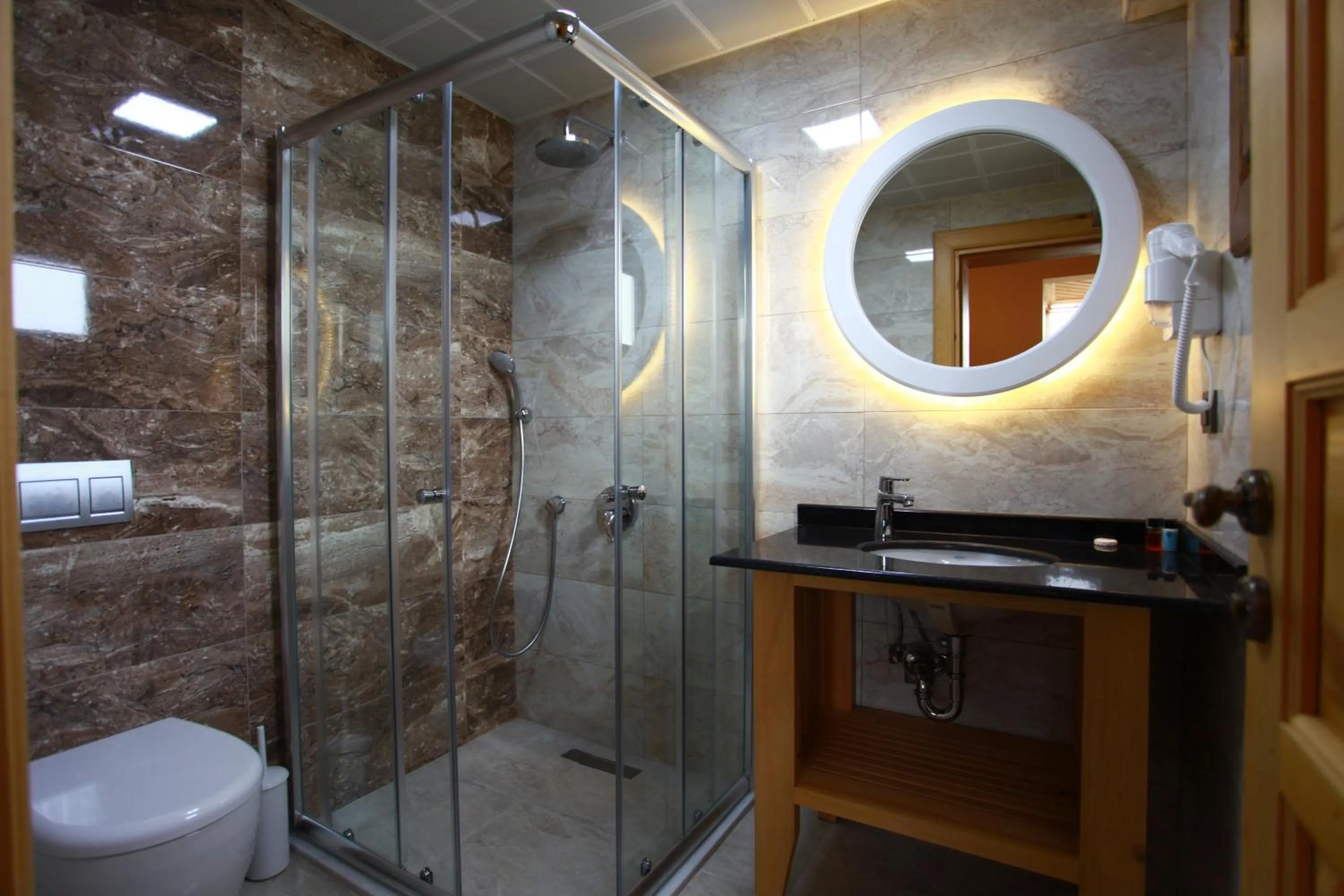 Bathroom in Bacchus Pension