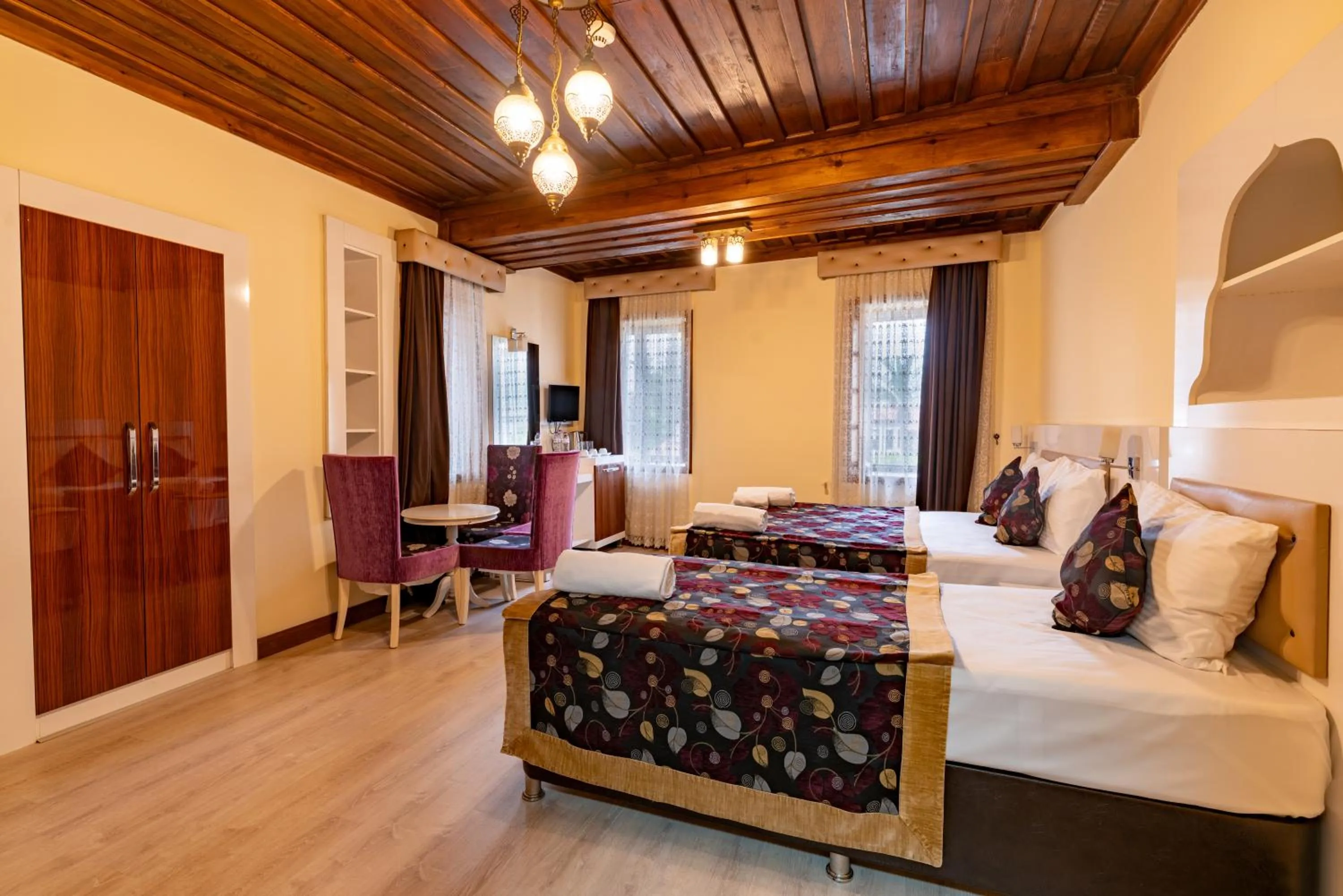 Bedroom, Bed in Bacchus Pension