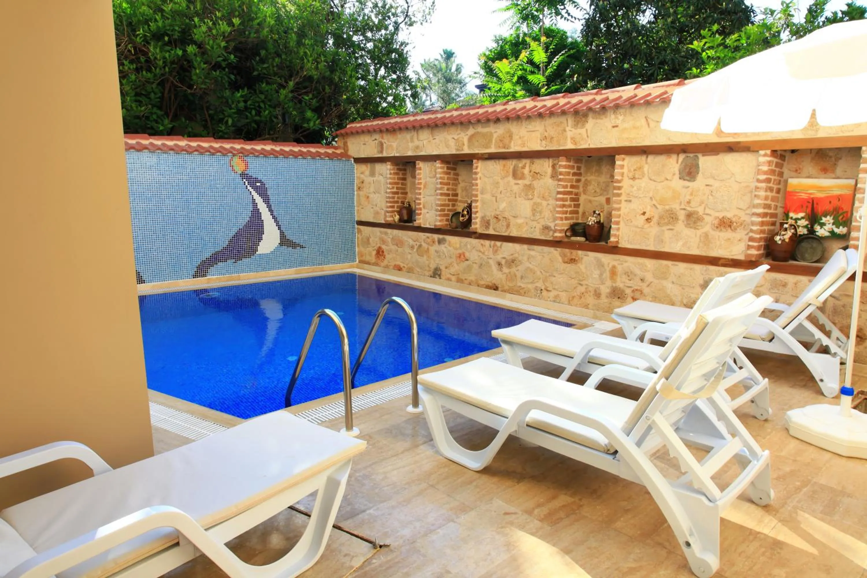 Swimming pool in Bacchus Pension