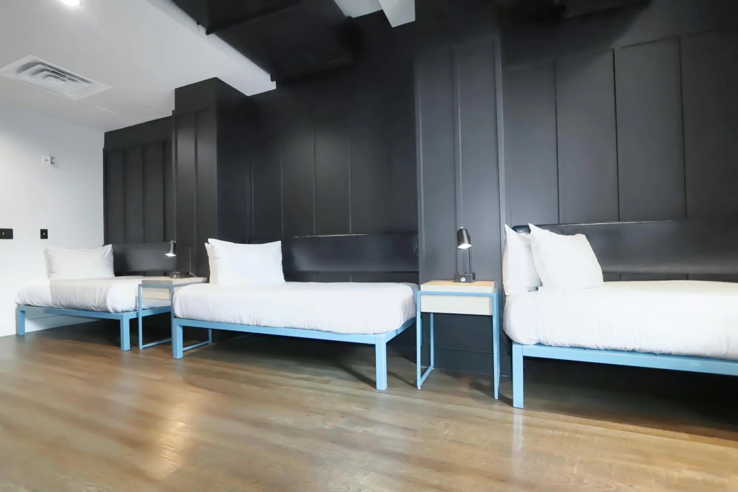 Deluxe Twin Room in Waymore's Guest House Deluxe Twin Room in Waymore's Guest House