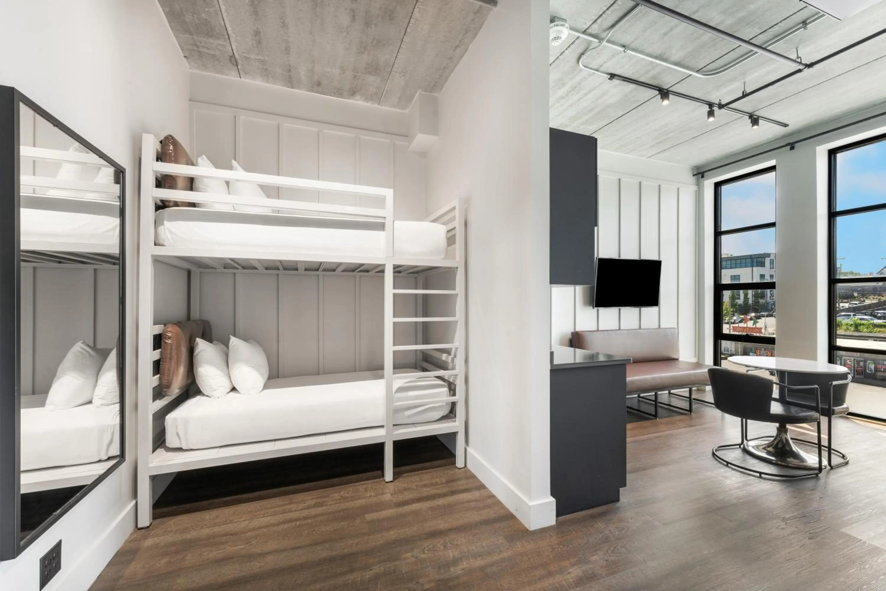 Bedroom, Bed in Waymore's Guest House