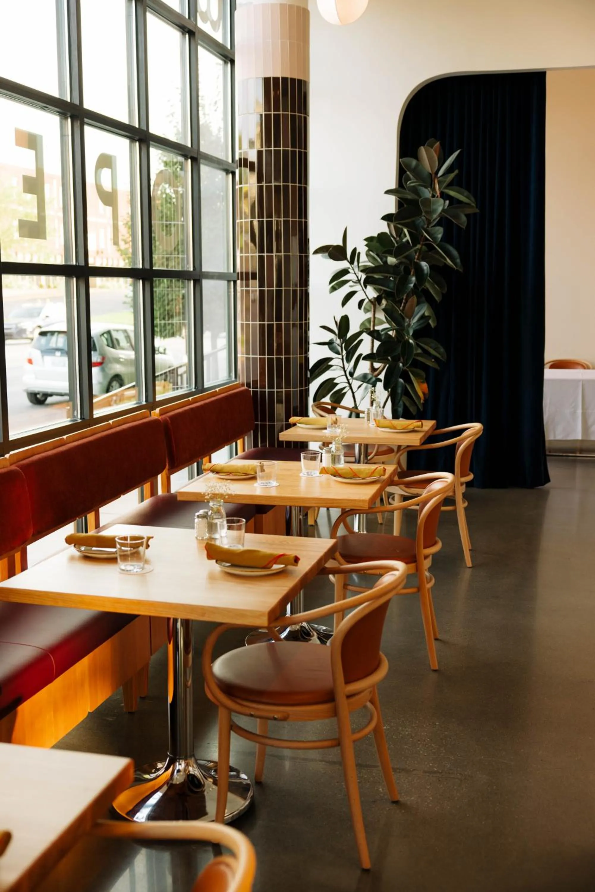 Restaurant/places to eat in Waymore's Guest House