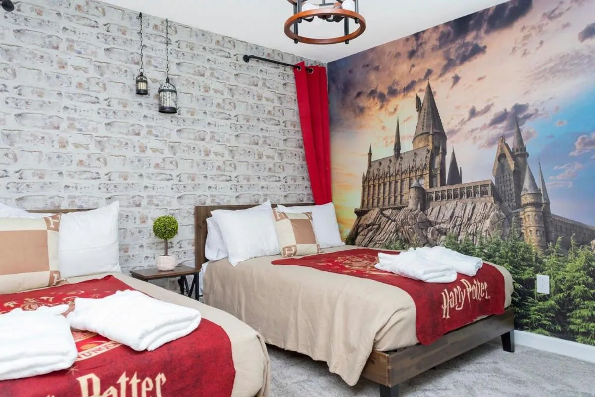 Bed in Joyful 8Bd Single Family w Pool @Champions Gate 9262