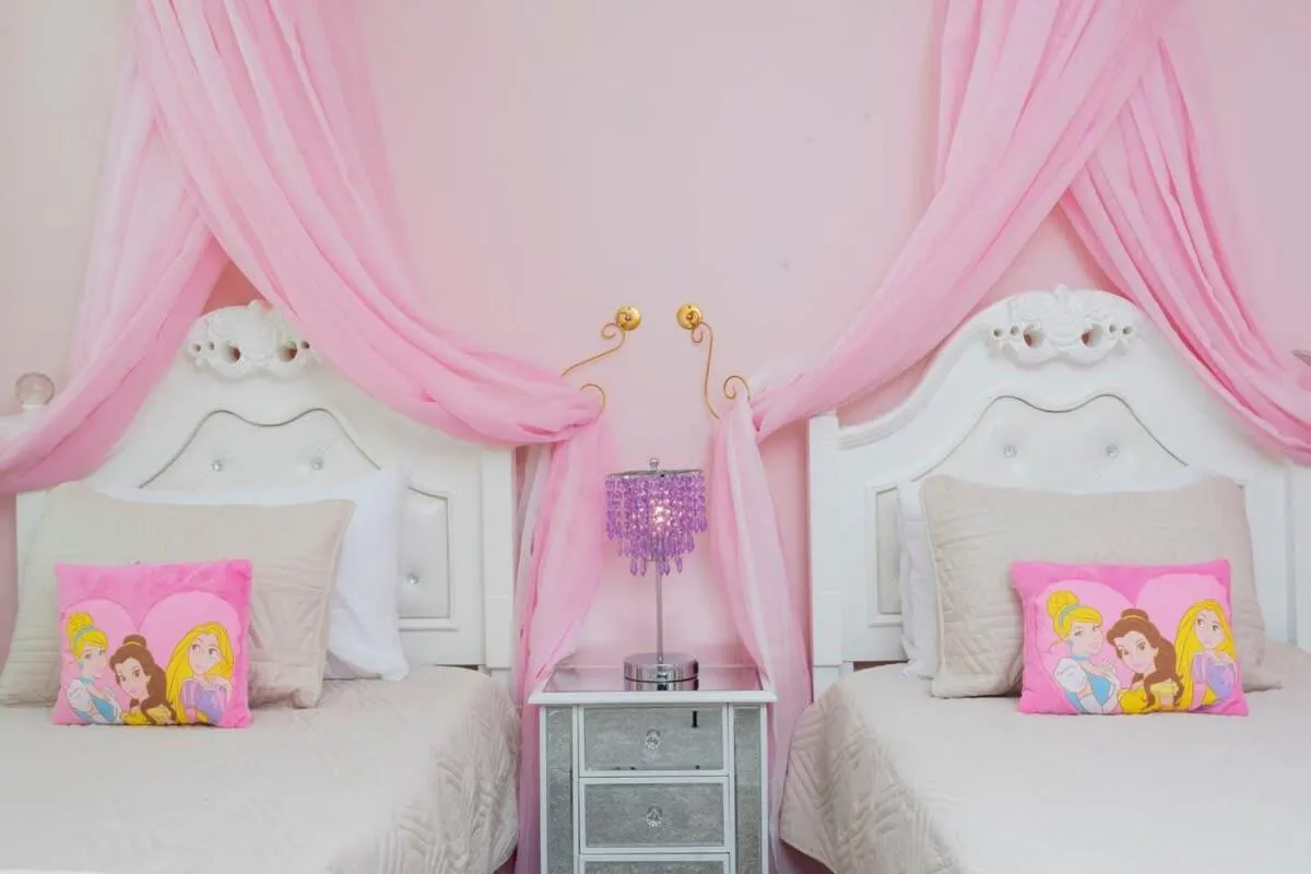 Bed in Joyful 8Bd Single Family w Pool @Champions Gate 9262