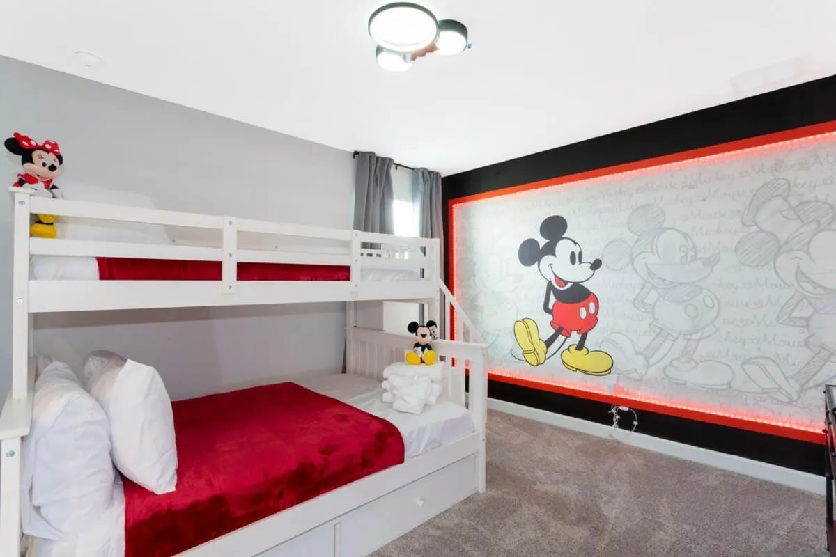 Bed in Joyful 8Bd Single Family w Pool @Champions Gate 9262