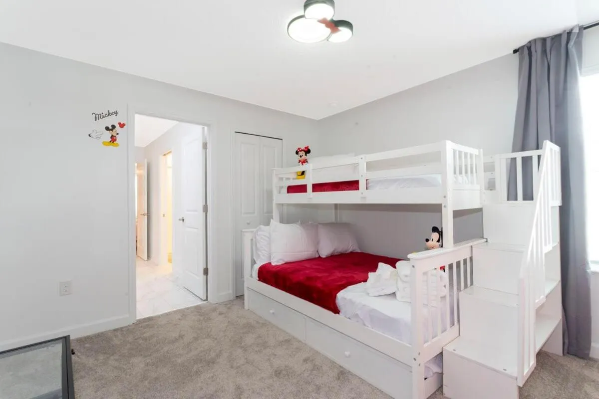 Bed in Joyful 8Bd Single Family w Pool @Champions Gate 9262