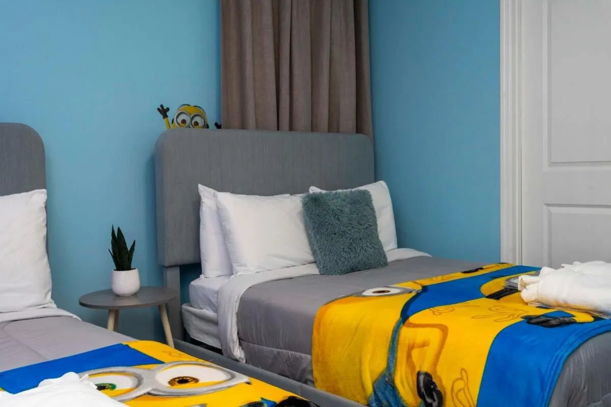 Bed in Joyful 8Bd Single Family w Pool @Champions Gate 9262