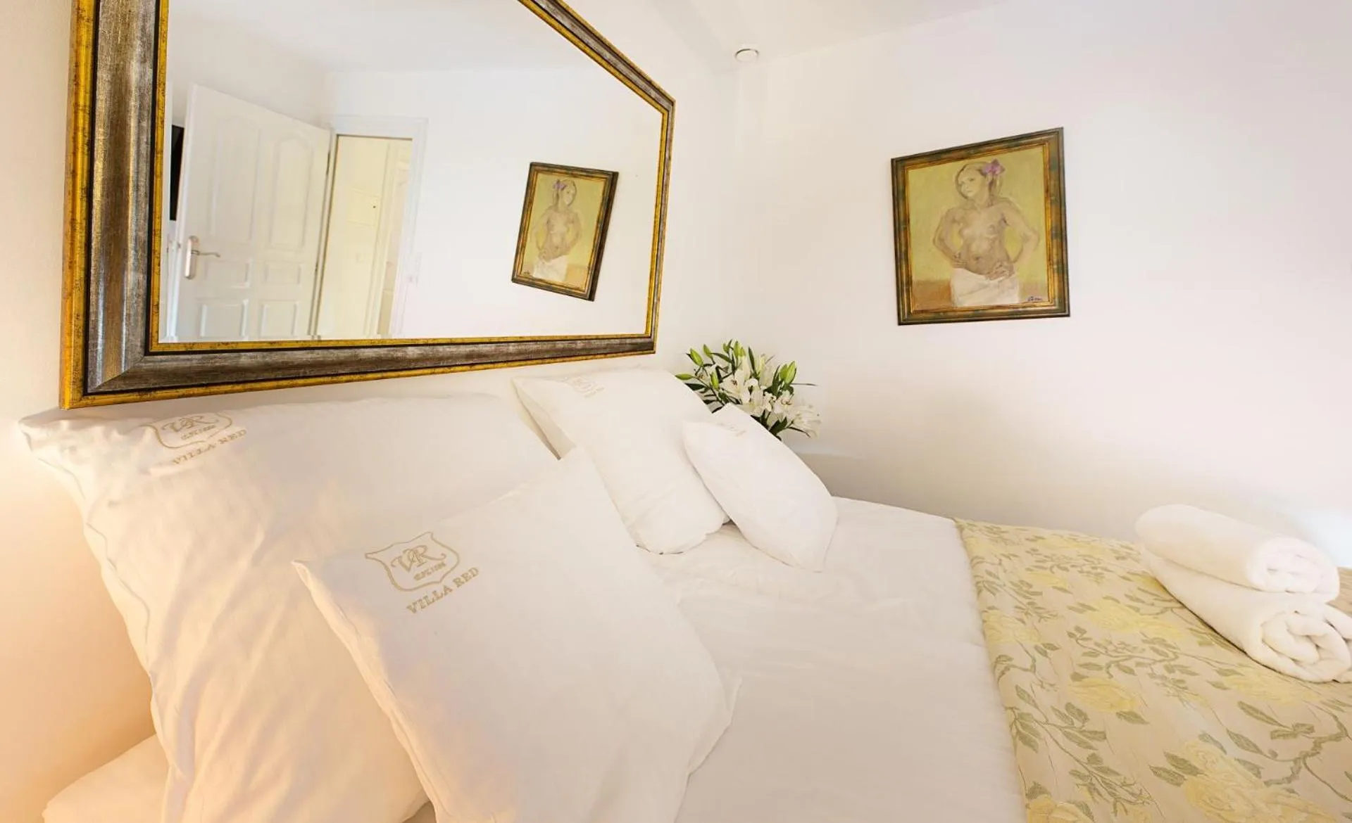 Bed in VILLA RED by COLUMBUS Ustka