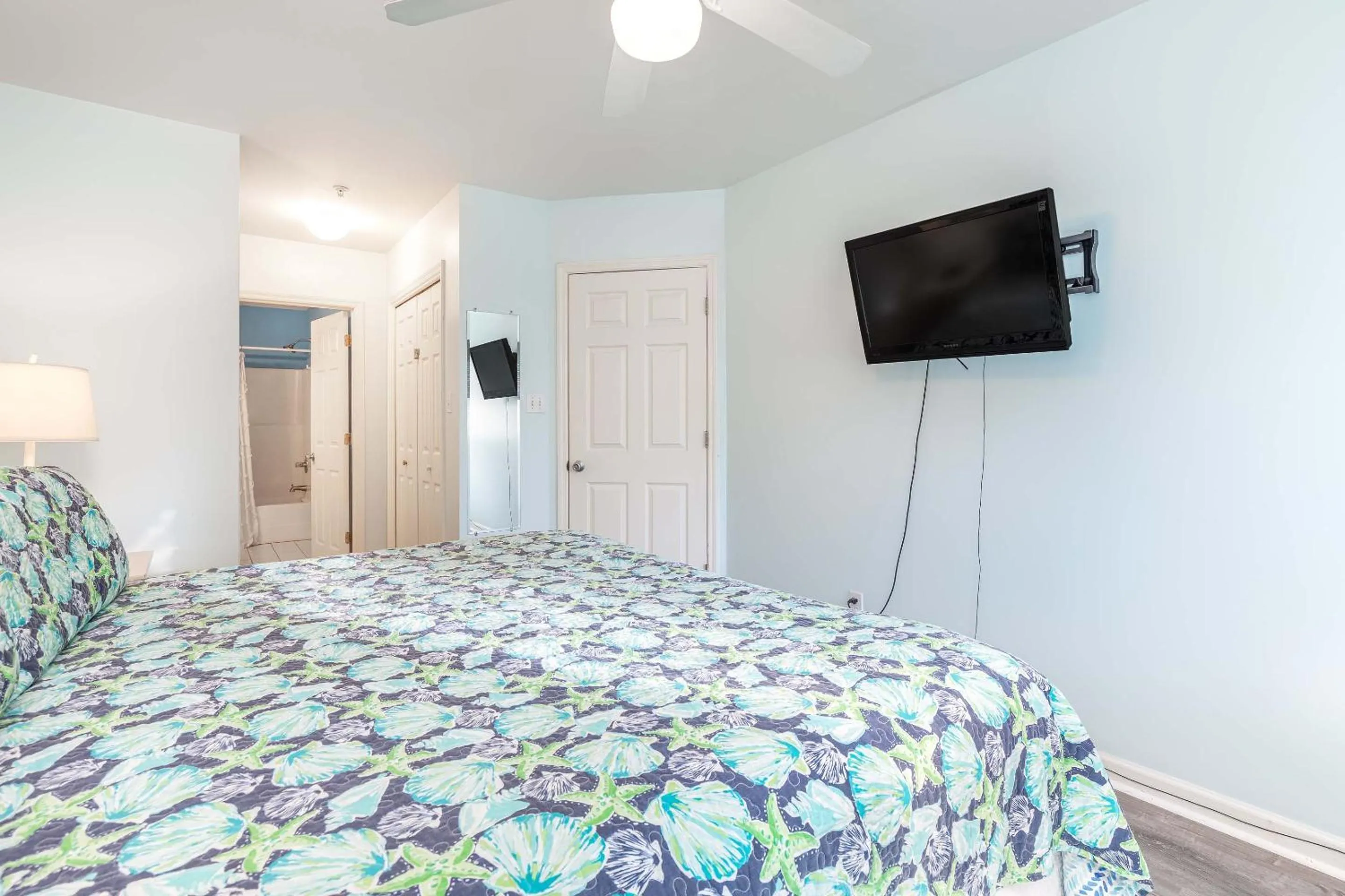 Bed in South Beach Ocean 4