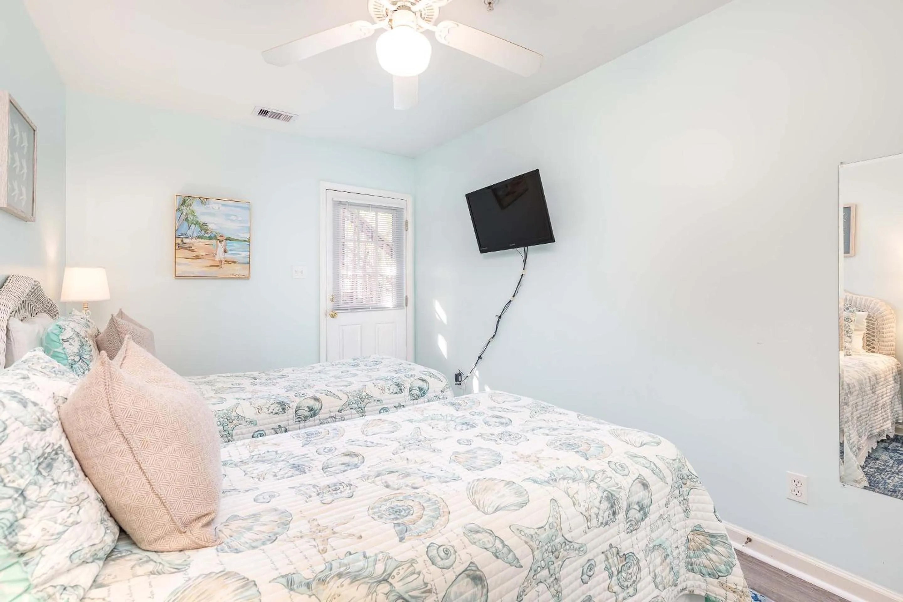 Bed in South Beach Ocean 4