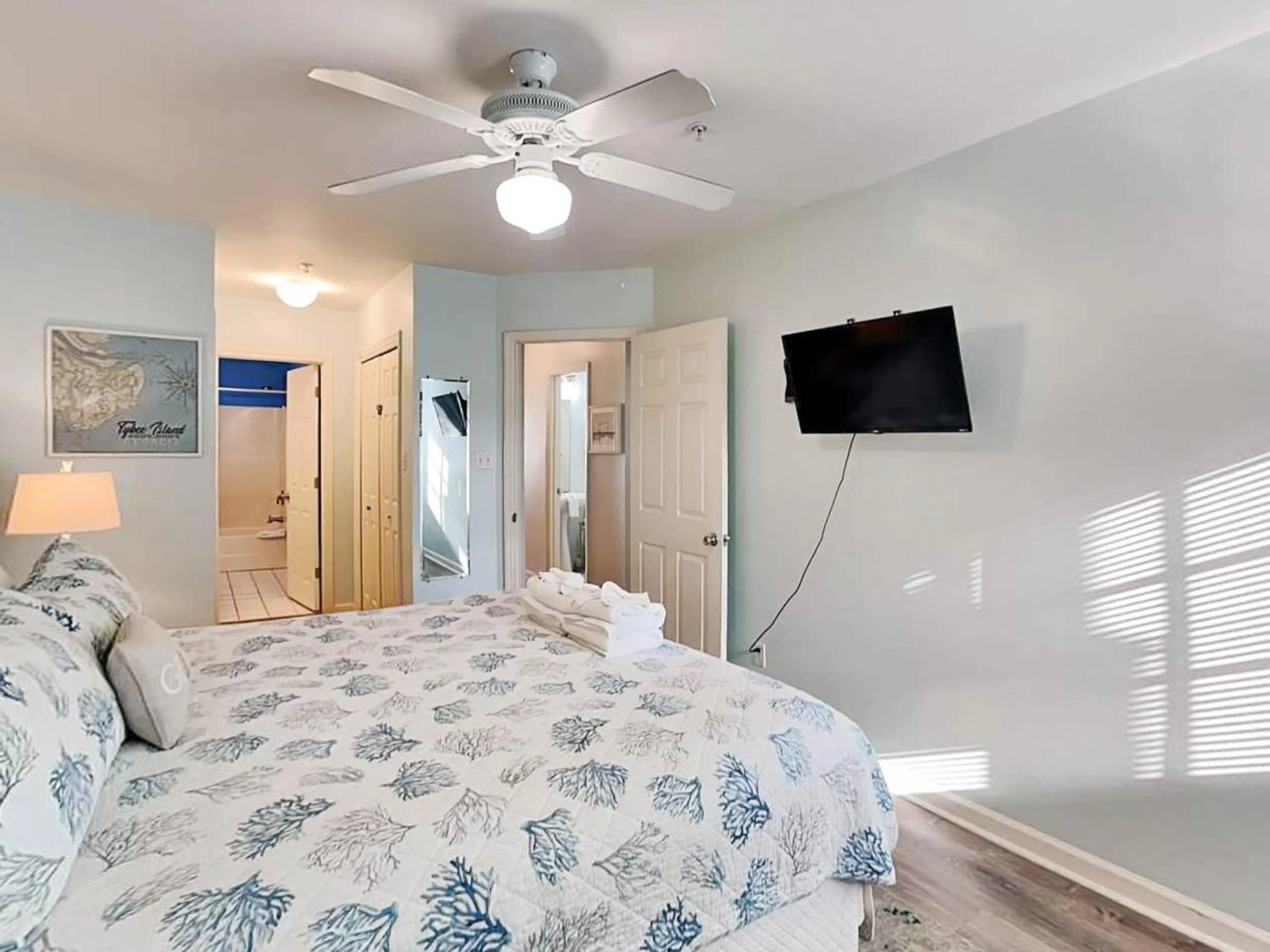 Bed in South Beach Ocean 4