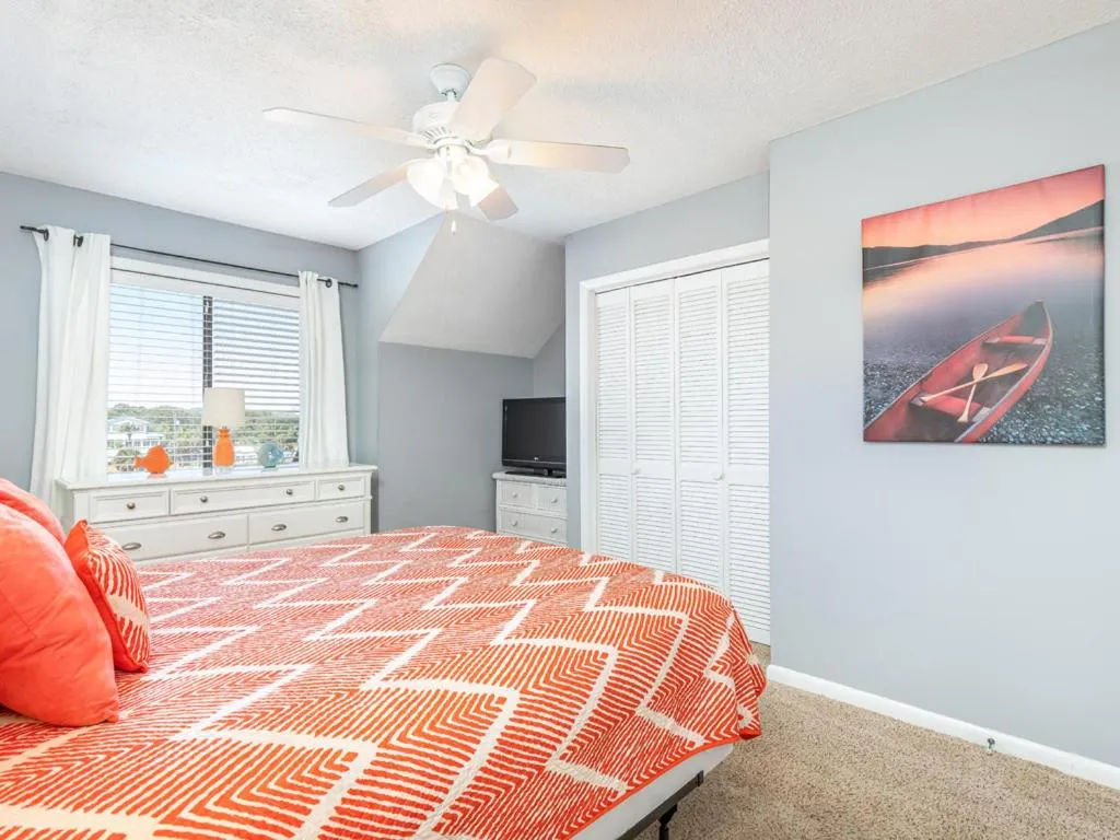 Bed in Tybee Lights 110C