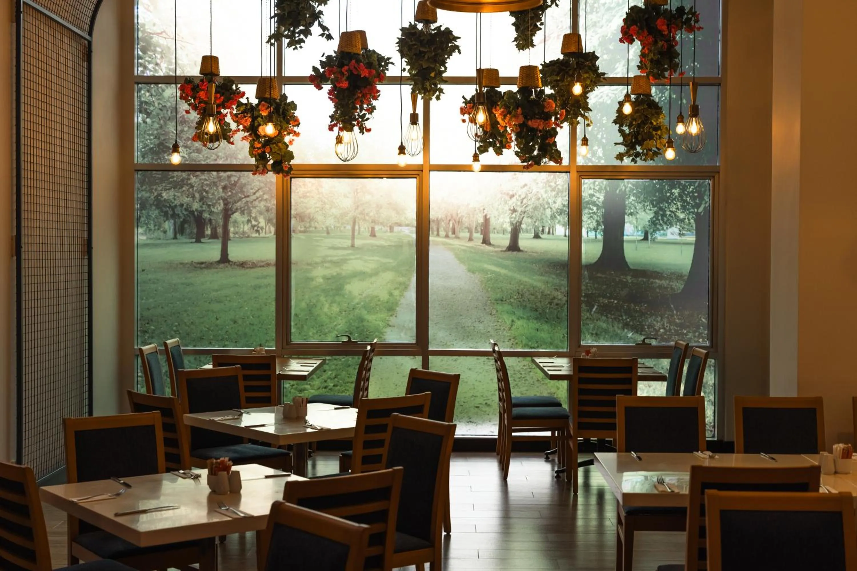 Restaurant/places to eat in WOW Airport Hotel