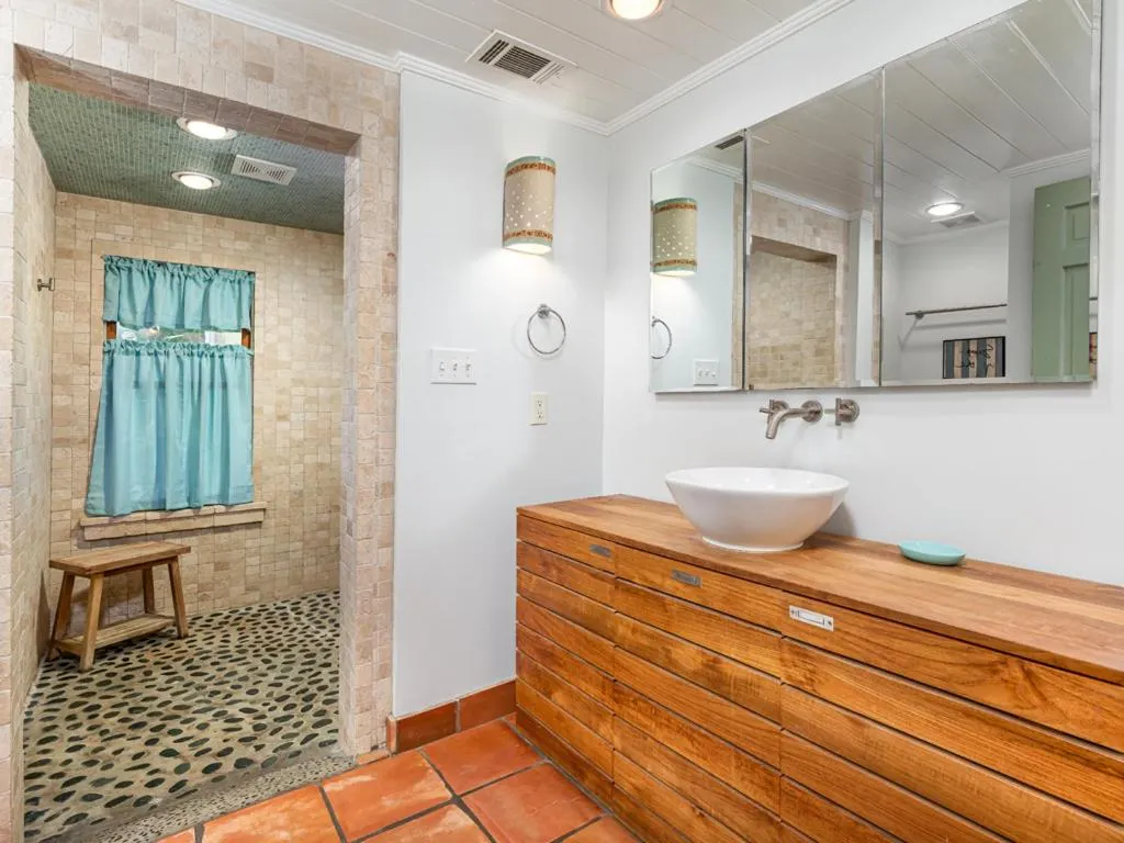 Guiding Light Cottage