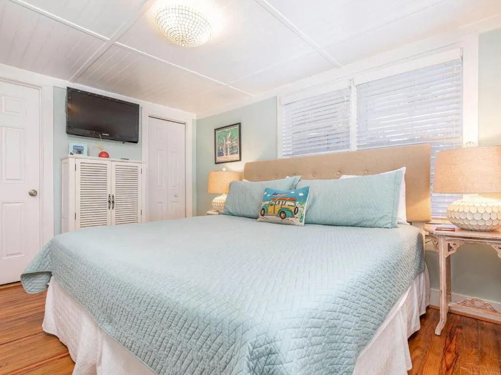 Bed in Mellow Yellow