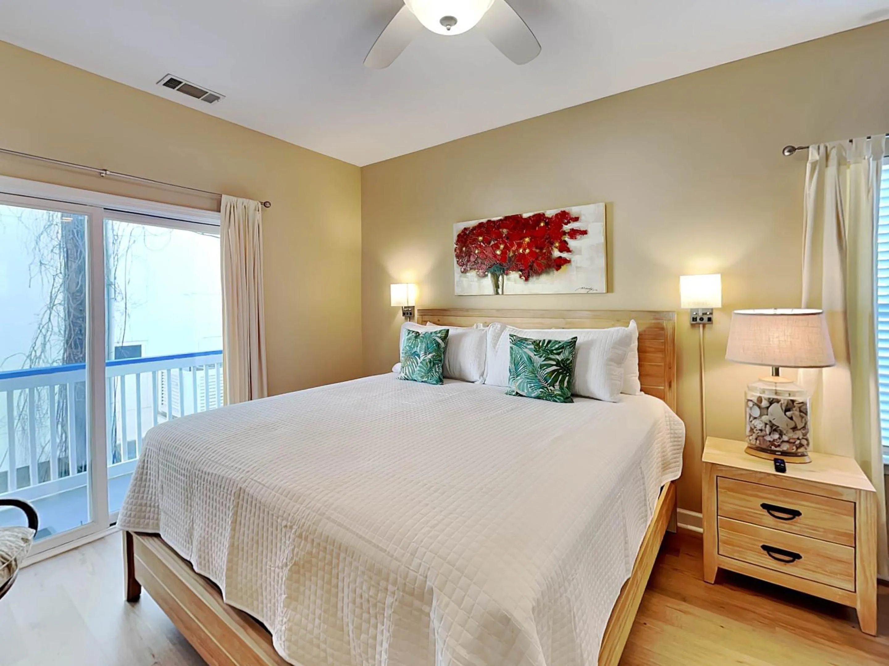 Bed in Tybee Sands 4A