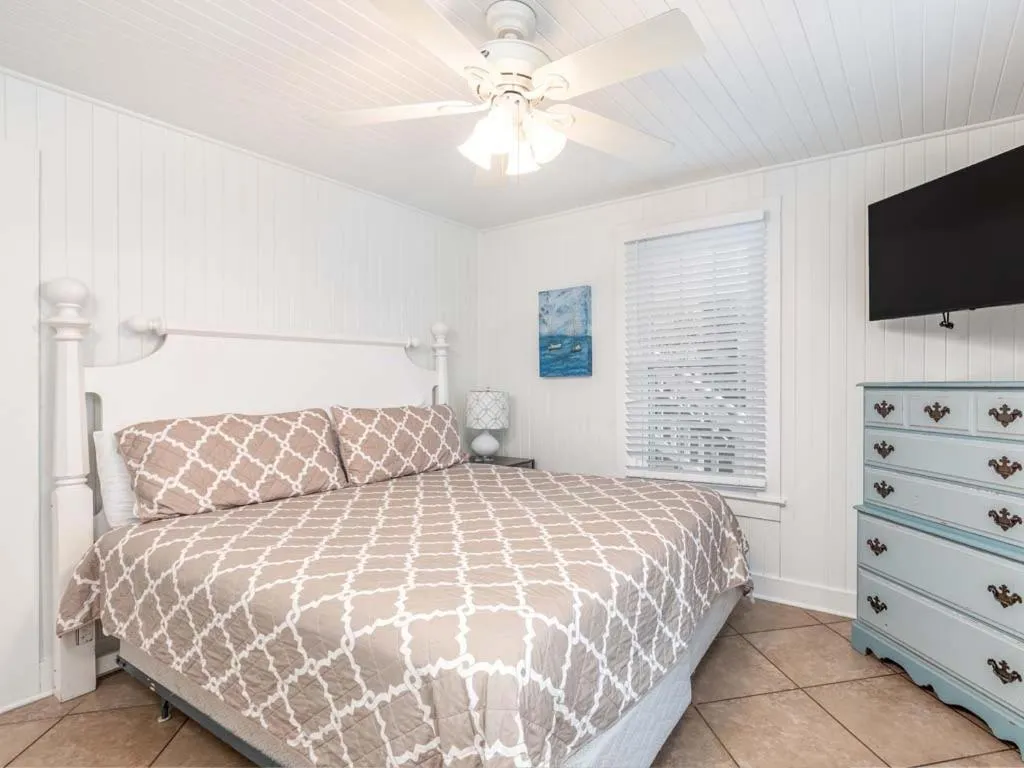 Bed in Bikini Cottage