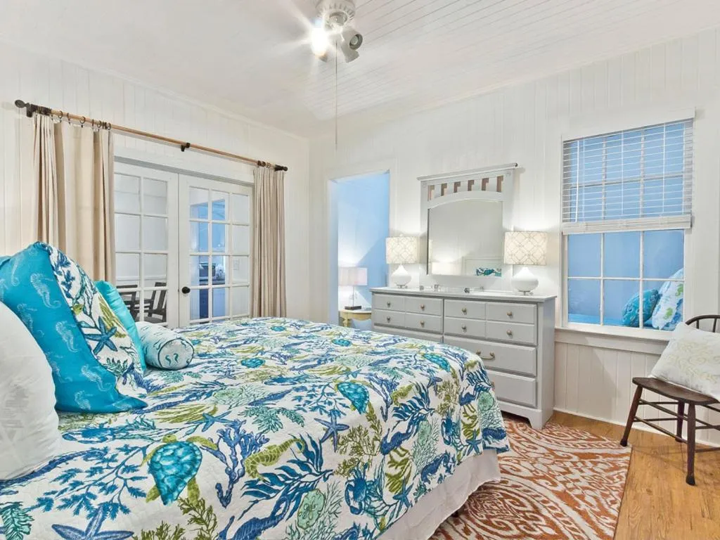Bed in Bikini Cottage