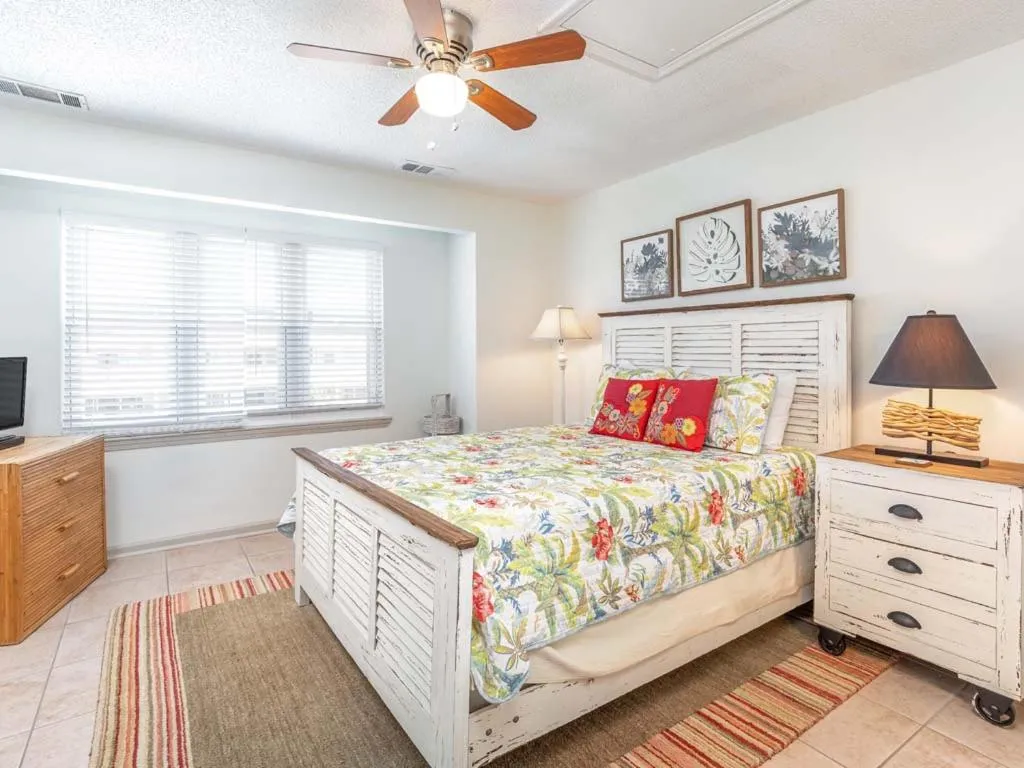 Bed in Atlantic Ocean 11