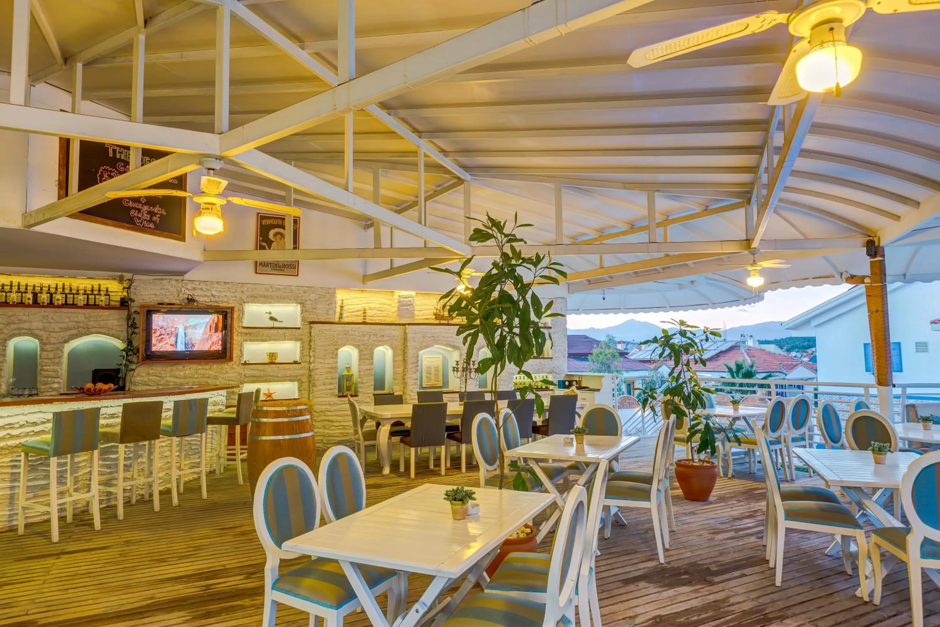 Restaurant/places to eat in Monta Verde Hotel & Villas