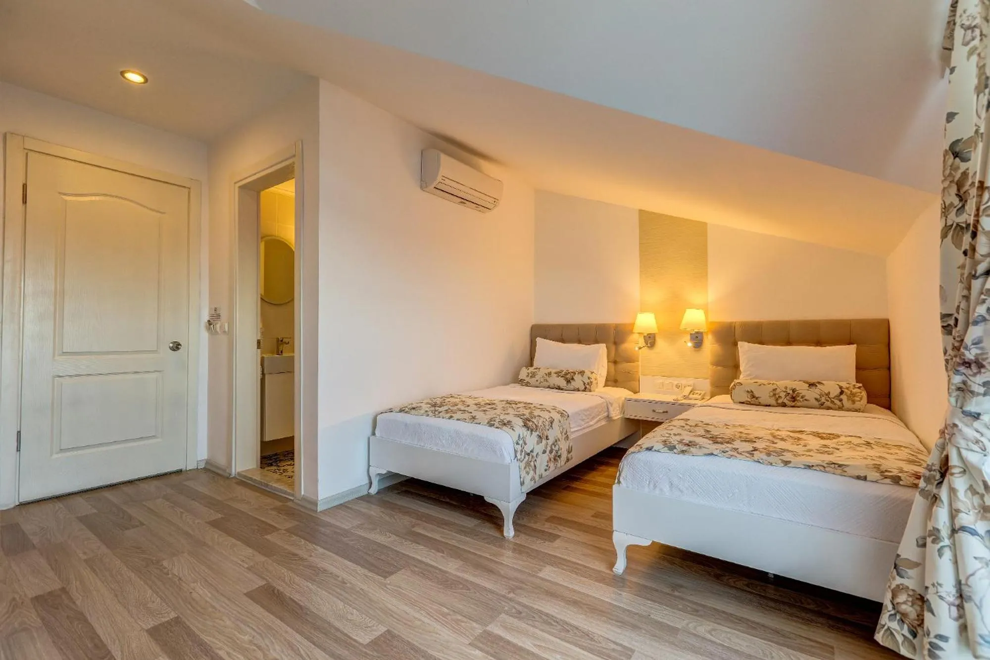 Bed in Monta Verde Hotel & Villas