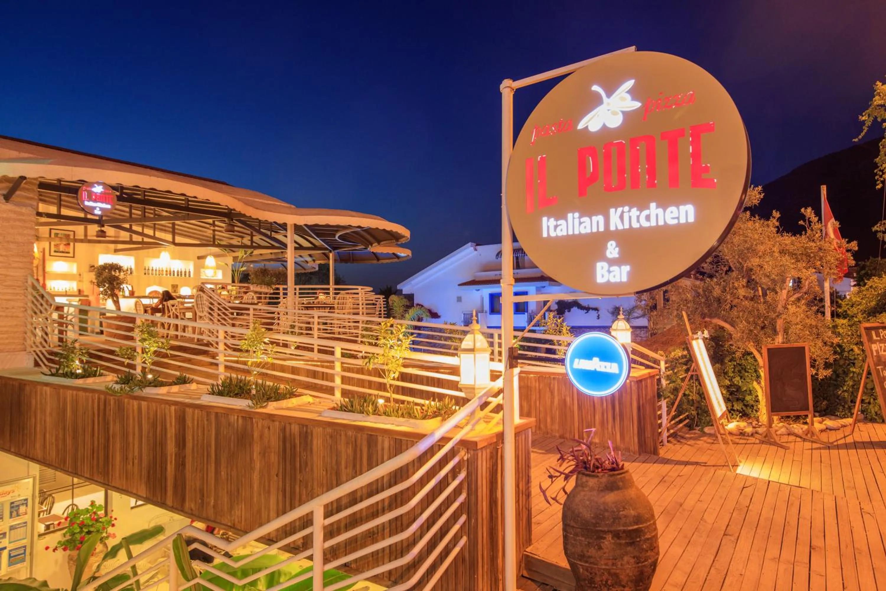 Restaurant/places to eat in Monta Verde Hotel & Villas