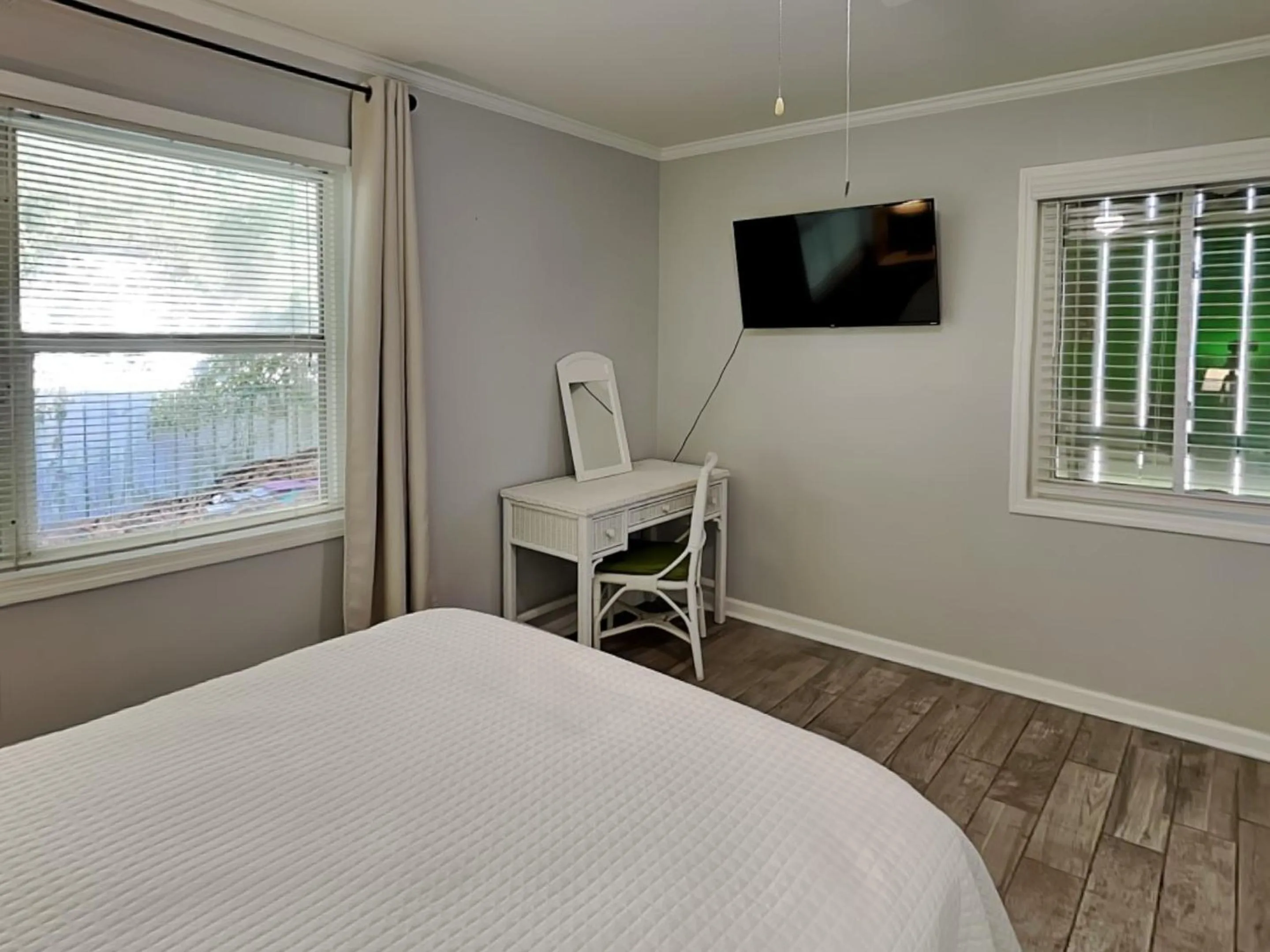 Bed in Horsepen Creek Cottage