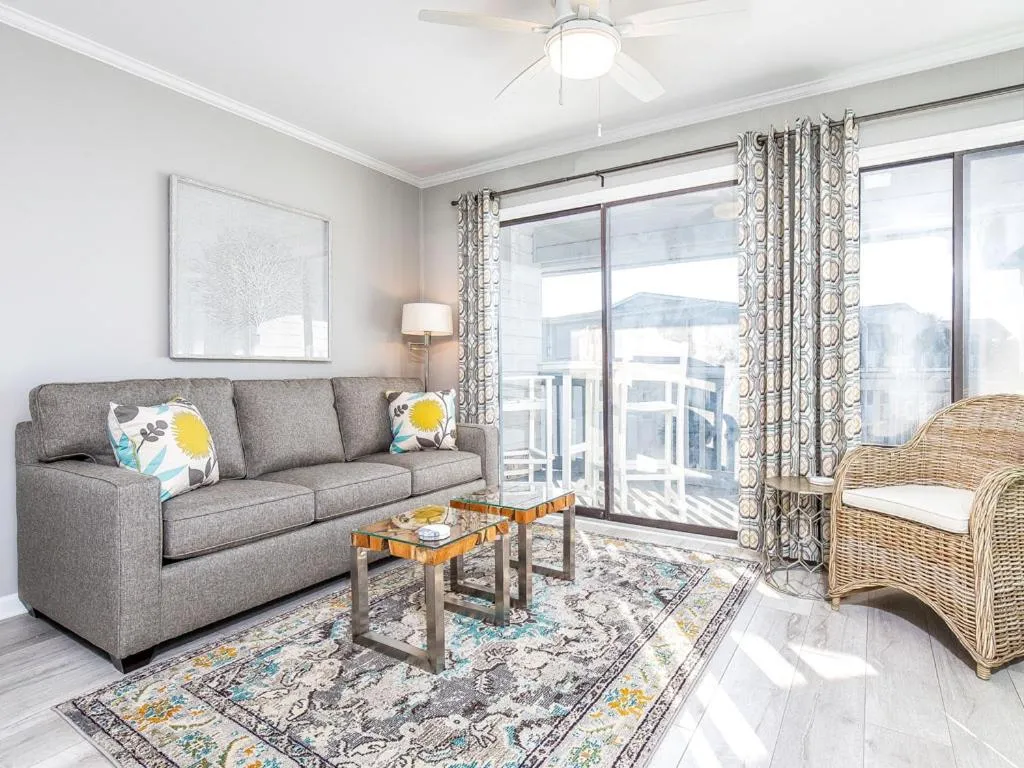 Bed in Beach Racquet B302