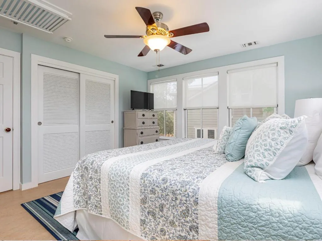 Bed in Flip Flop Lagoon