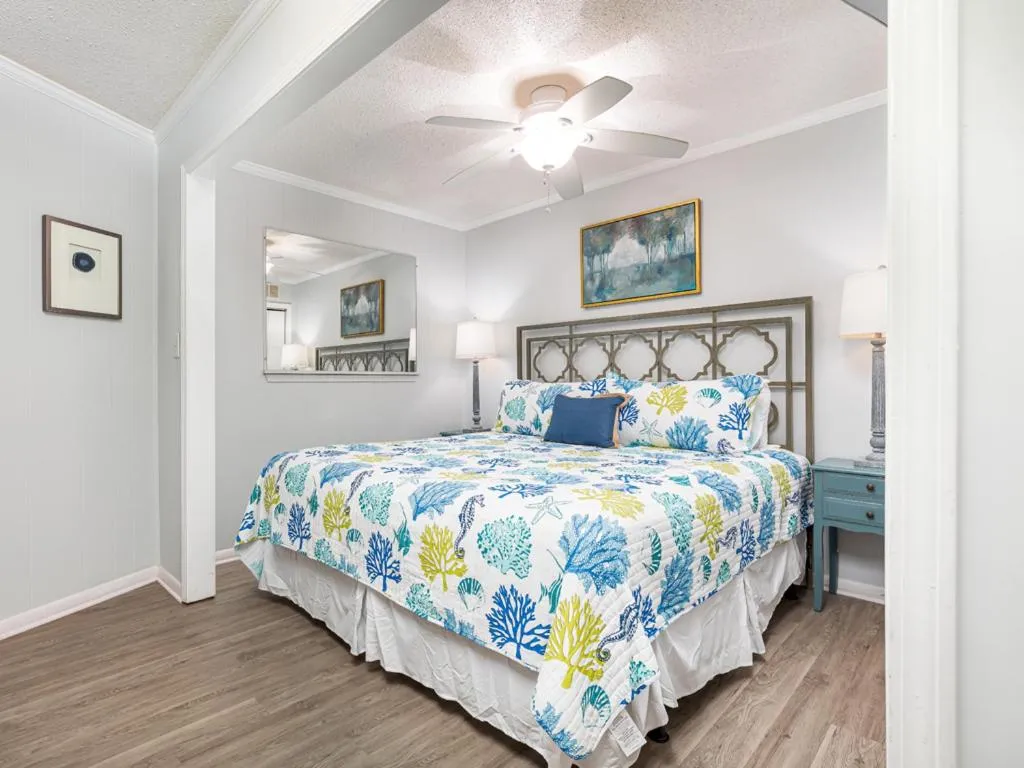 Bed in Beach Racquet A210