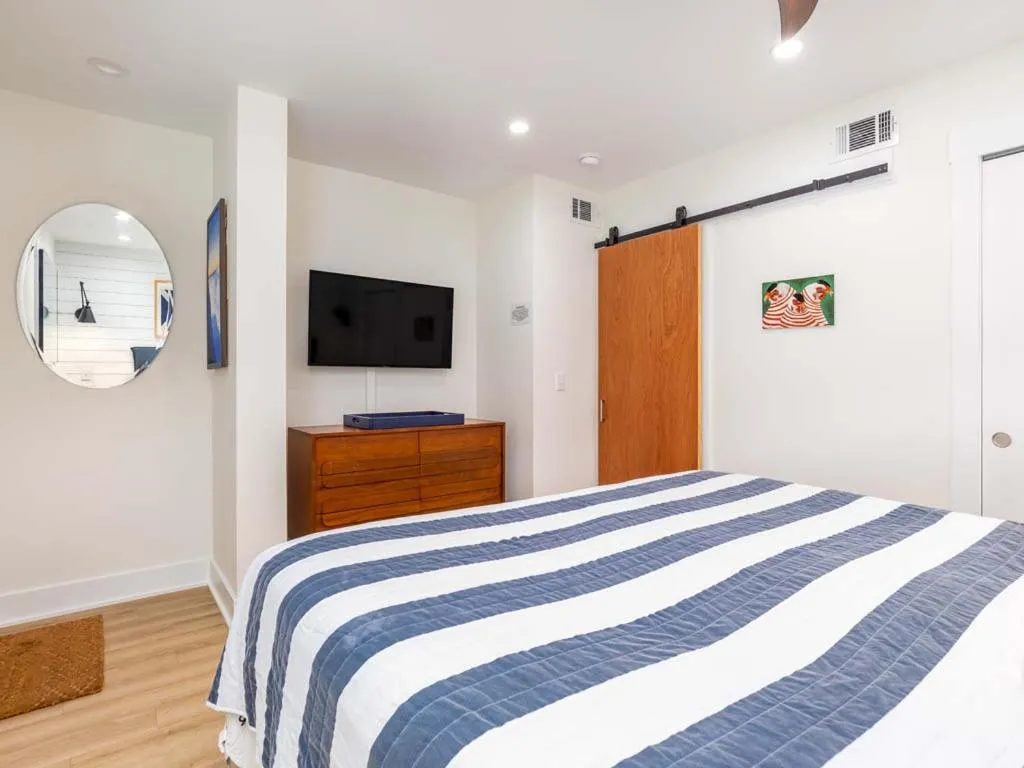 Bed in Beach Racquet A220