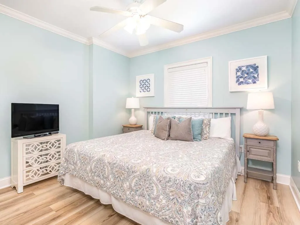 Bed in Brass Rail 306