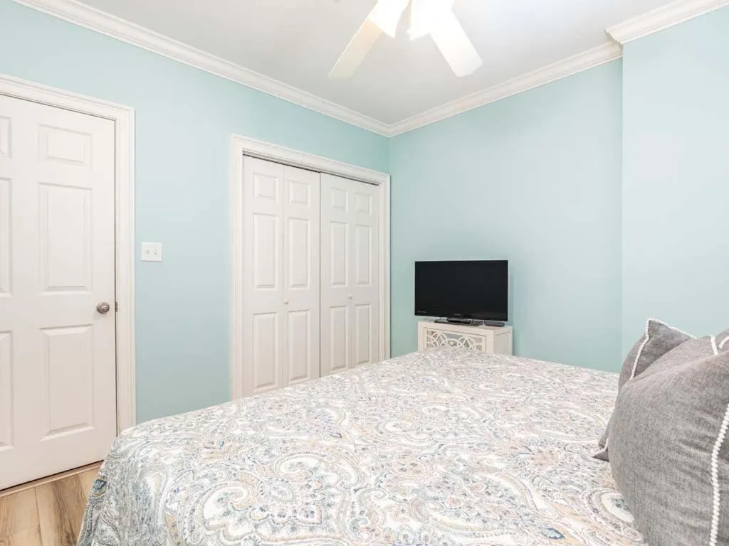 Bed in Brass Rail 306