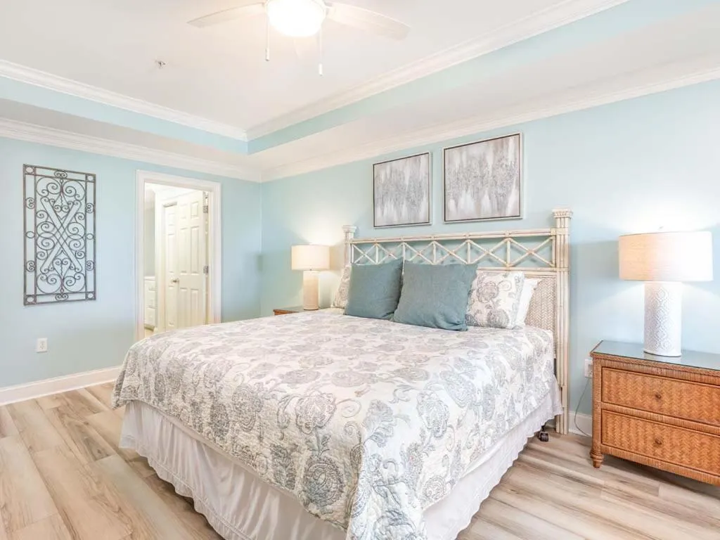 Bed in Brass Rail 306