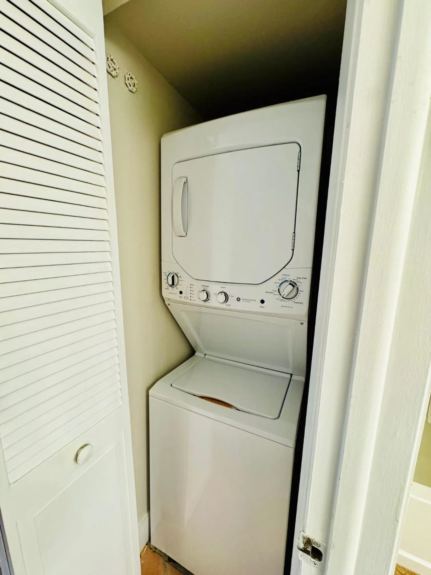 washing machine in Surfsider Resort - A Timeshare Resort