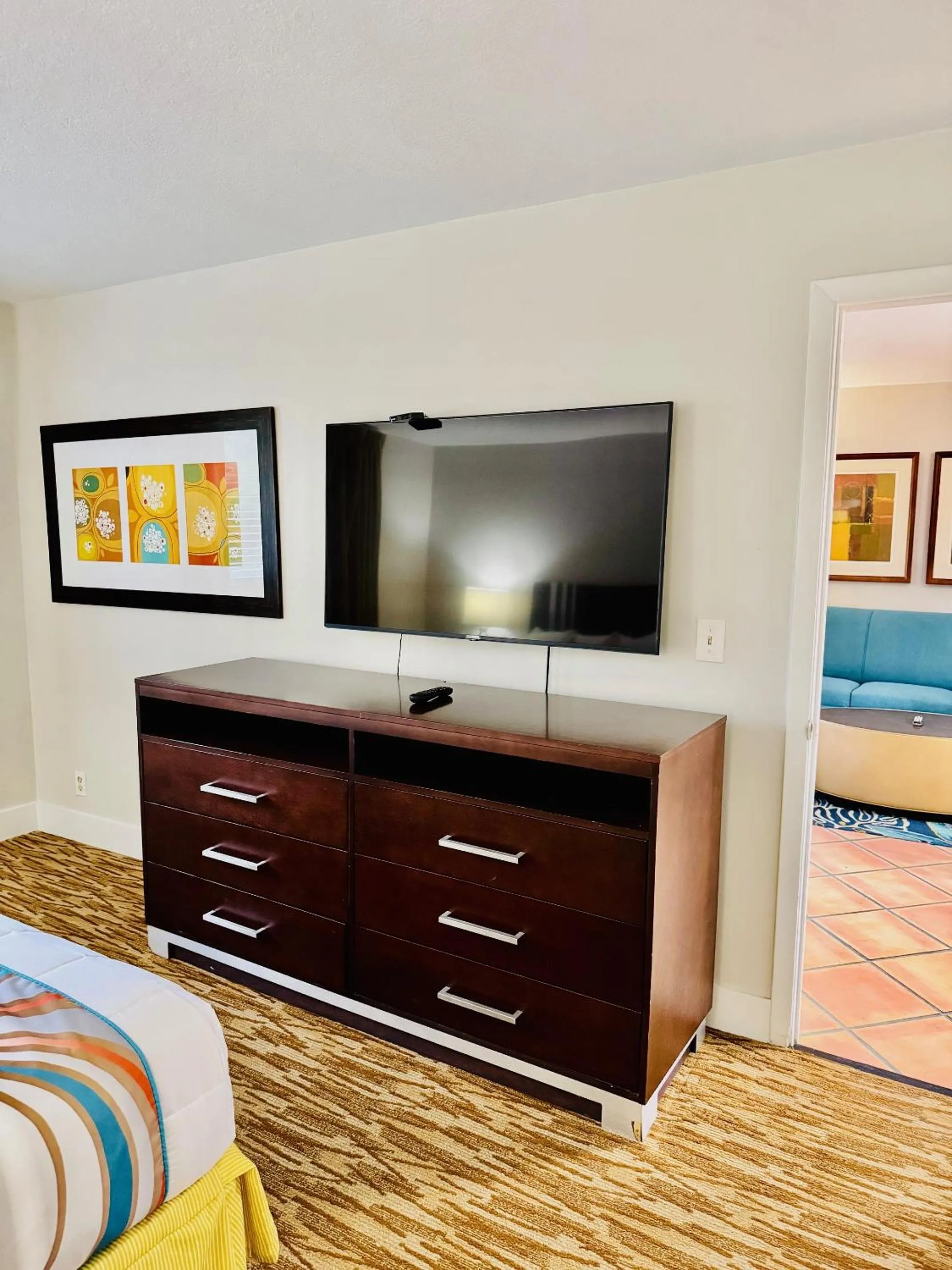 TV and multimedia in Surfsider Resort - A Timeshare Resort