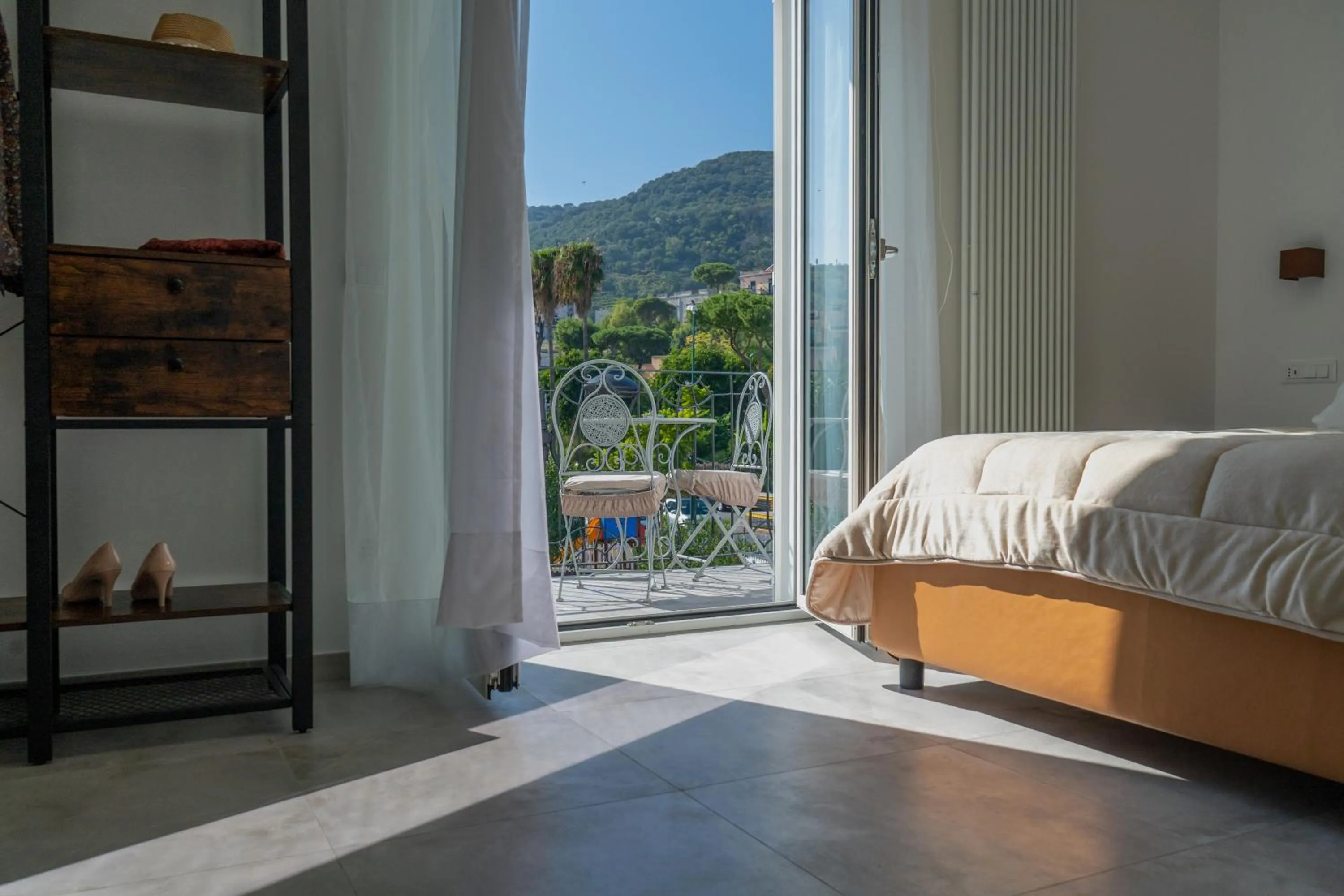 Day, Bed in Delphi Soggiorni Romantic Suites with Private Terrace - Ischia Porto