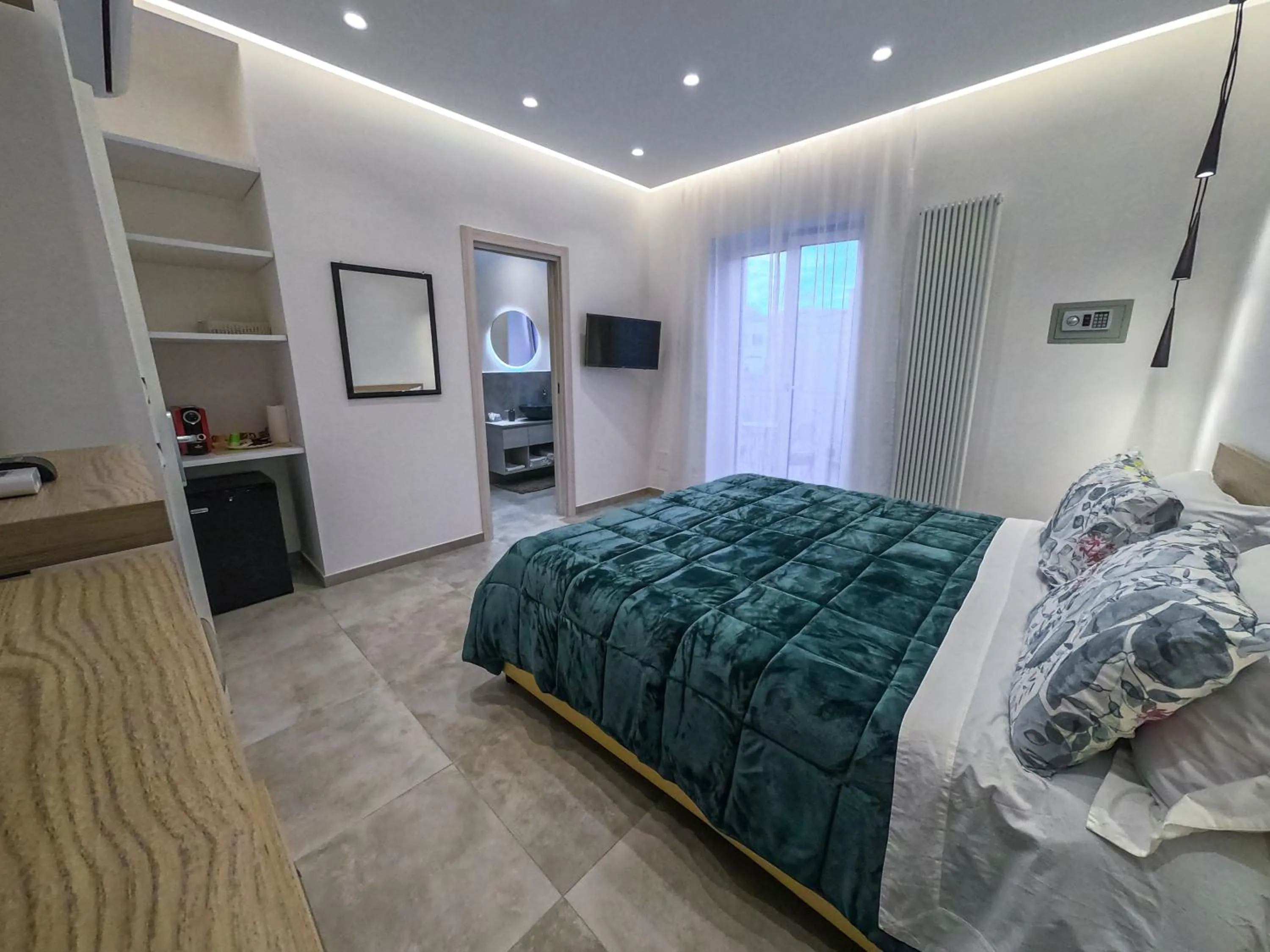 Bed in Delphi Soggiorni Romantic Suites with Private Terrace - Ischia Porto
