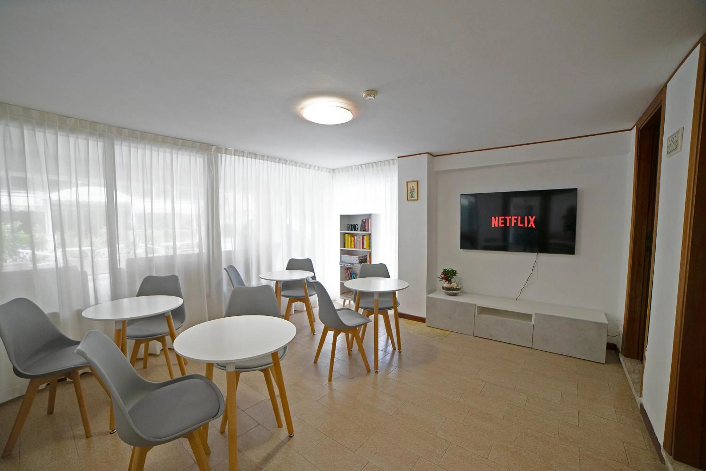 Communal lounge/ TV room in Hotel Ischia