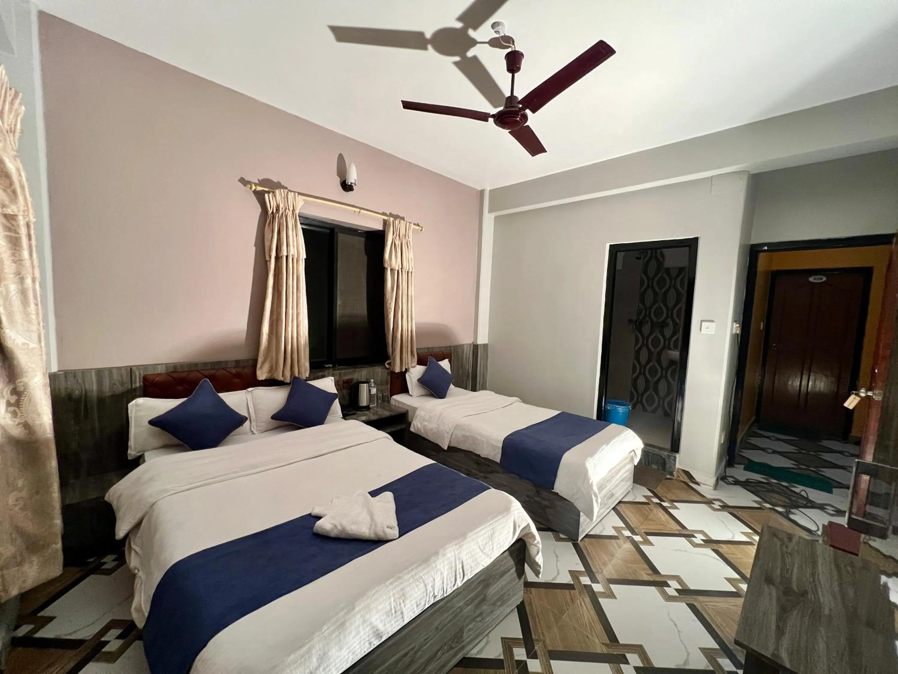 Bedroom, Bed in Hotel Immortal Inn