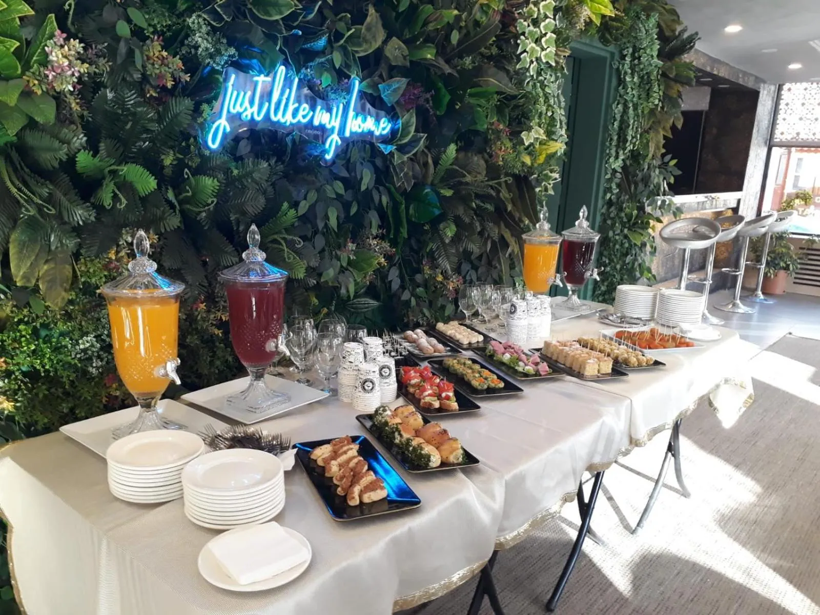 Restaurant/places to eat in Rhisos Gold Otel