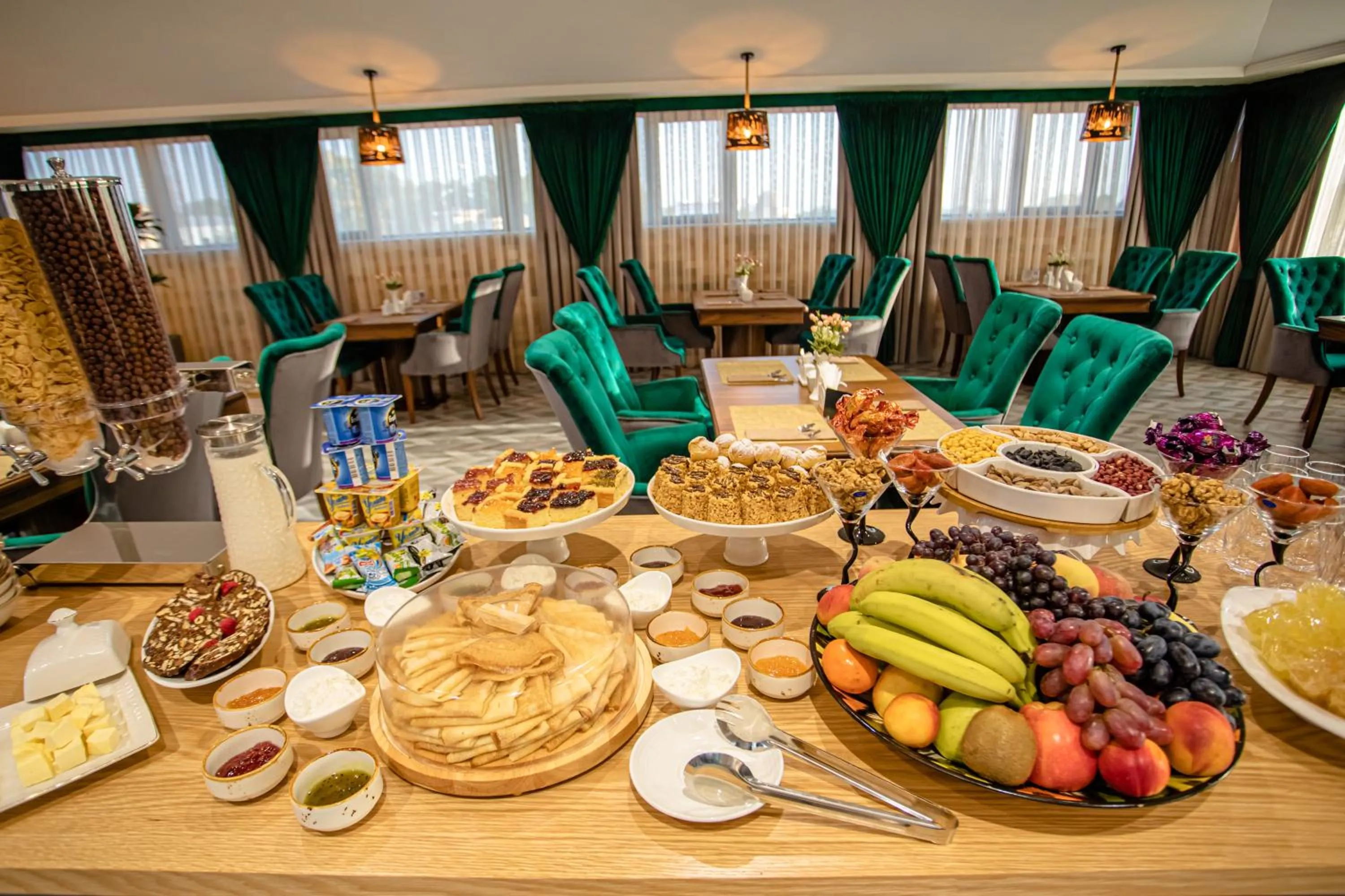 Breakfast in Gur Emir Palace boutique hotel