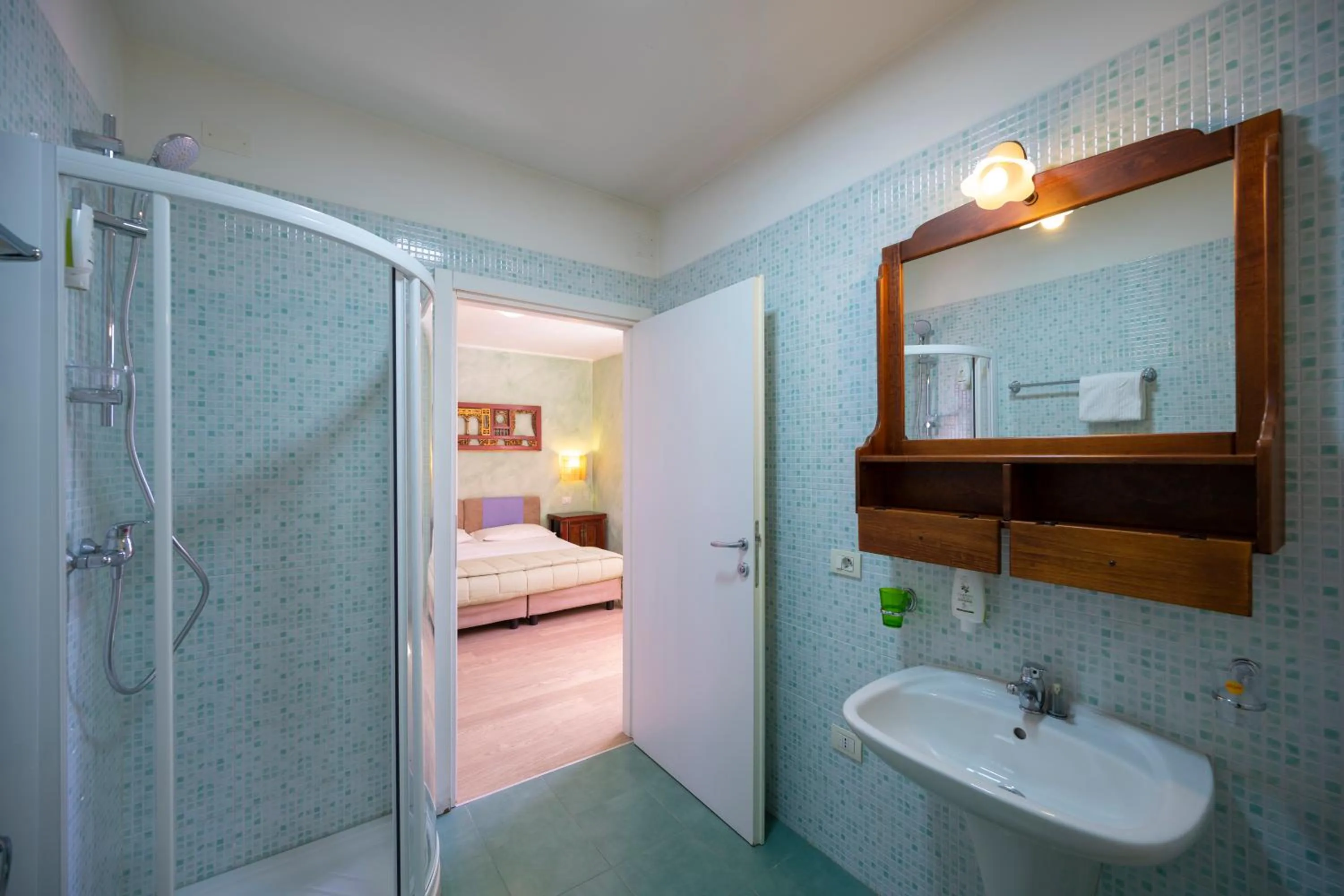 Bathroom, Bed in Villa Bellaria