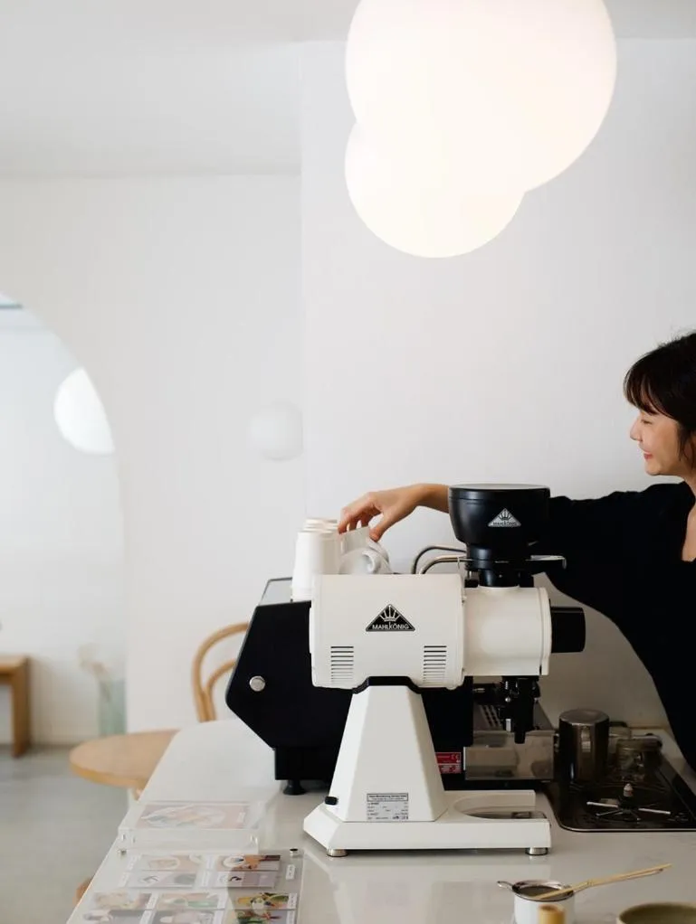 Restaurant/places to eat in Evergreen Cafe and Hotel