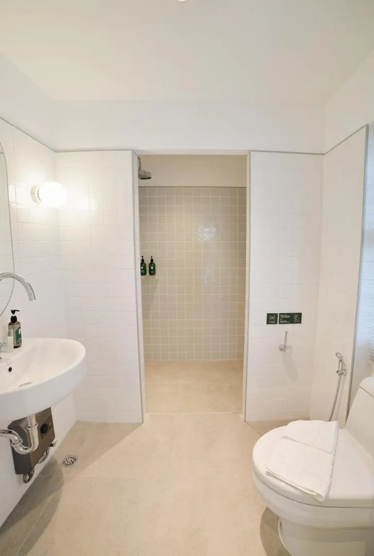 Bathroom in Evergreen Cafe and Hotel