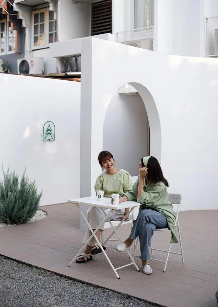 Property building in Evergreen Cafe and Hotel