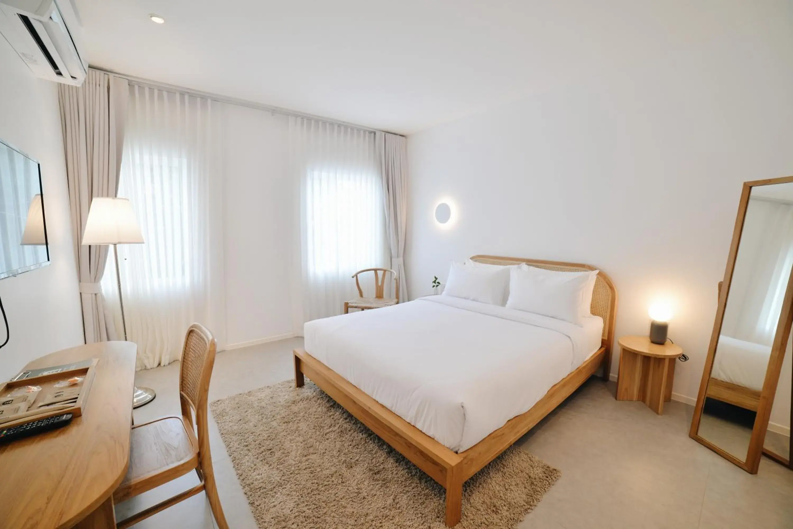 Superior Queen Room in Evergreen Cafe and Hotel Superior Queen Room in Evergreen Cafe and Hotel