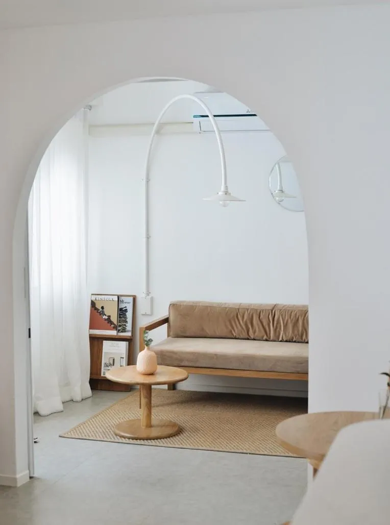Seating area, Bed in Evergreen Cafe and Hotel