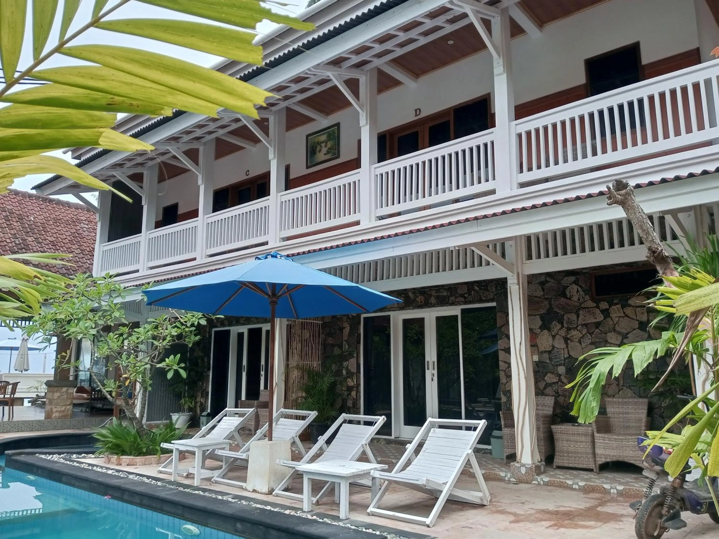 Property building in Coral Beach Seaside