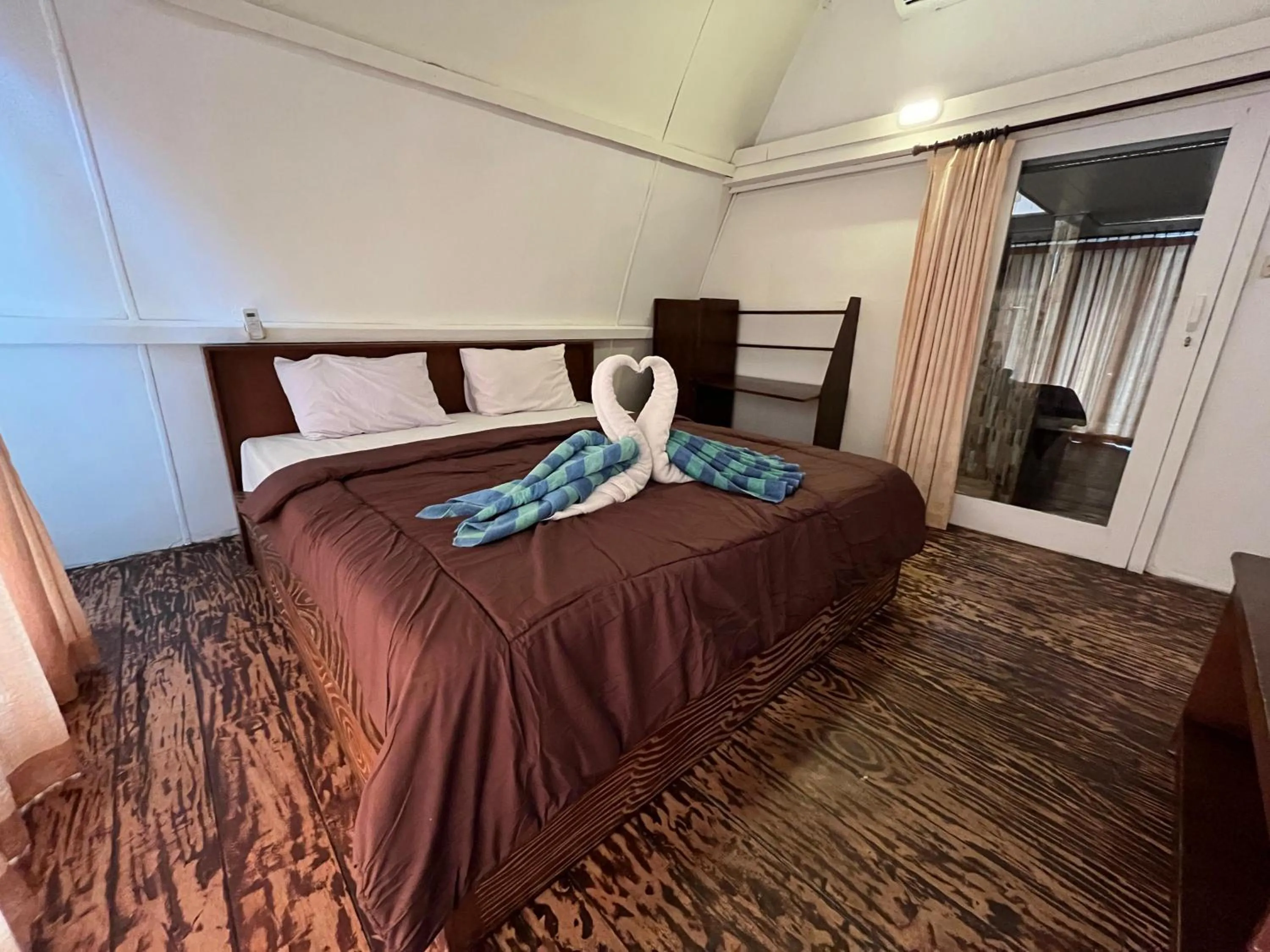 Bedroom, Bed in Coral Beach Seaside